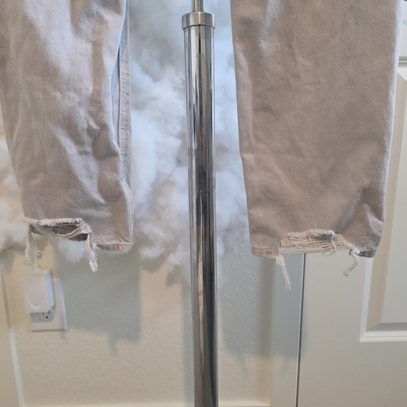 Distressed Beige Jeans - Picture 5 of 10